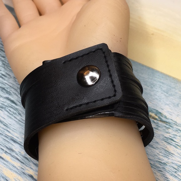 Black Punk Bracelet - Picture 5 of 8